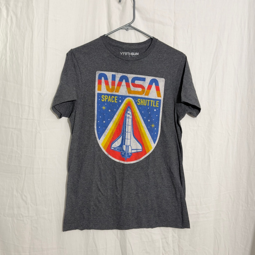 NASA Space Shuttle Distressed Graphic T-Shirt Dark Gray By Fifth Sun Sz S Retro